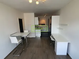 Pronájem bytu 2+kk, Praha, Veronské nám., 42 m2