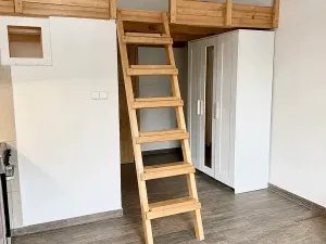 Pronájem bytu 1+kk, Praha - Košíře, Vrchlického, 27 m2
