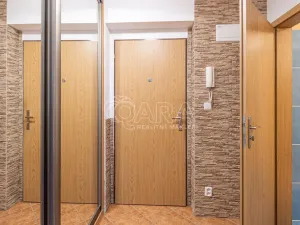 Pronájem bytu 1+kk, Praha - Černý Most, Dobrovolného, 35 m2