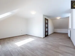 Prodej rodinného domu, Kladno, Svépomoc, 209 m2