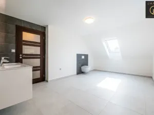 Prodej rodinného domu, Kladno, Svépomoc, 209 m2
