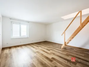 Prodej bytu 2+kk, Hoštice, 77 m2