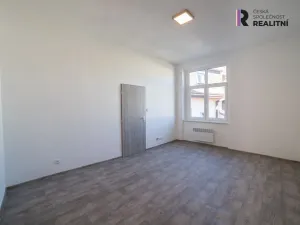 Pronájem bytu 1+1, Sokolov, Nádražní, 42 m2