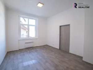 Pronájem bytu 1+1, Sokolov, Nádražní, 42 m2