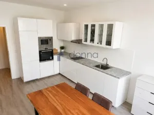 Pronájem bytu 2+kk, Praha, Sámova, 49 m2