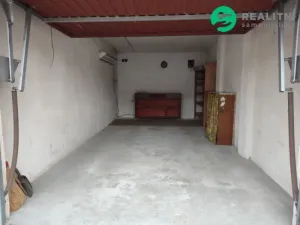 Pronájem garáže, Praha - Malešice, Limuzská, 17 m2