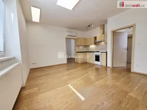 Pronájem bytu 2+kk, Praha - Hloubětín, V chaloupkách, 45 m2