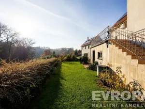 Prodej rodinného domu, Košátky, 350 m2