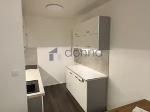 Pronájem bytu 2+kk, Praha, Borovanského, 45 m2