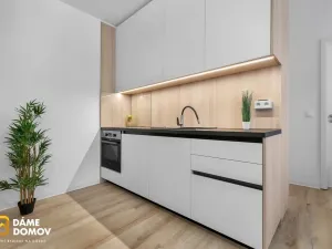Pronájem bytu 1+kk, Zlín, Lorencova, 28 m2