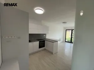 Pronájem bytu 1+kk, Zlín, Čepkovská, 40 m2