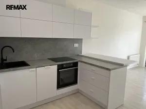 Pronájem bytu 1+kk, Zlín, Čepkovská, 40 m2