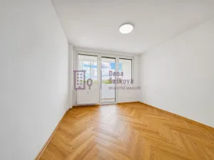Pronájem bytu 1+kk, Jindřichův Hradec - Jindřichův Hradec III, sídliště Vajgar, 27 m2