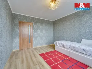 Prodej bytu 3+1, Hrádek - Nová Huť, 1. máje, 67 m2