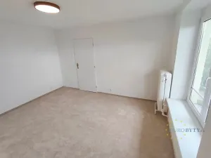 Pronájem bytu 2+1, Praha - Kobylisy, Vršní, 56 m2