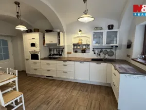 Prodej rodinného domu, Černovice, Dobešovská, 300 m2