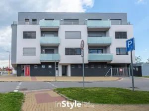 Pronájem bytu 2+kk, Staré Město, Velkomoravská, 71 m2