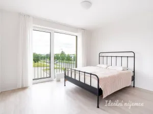 Pronájem bytu 1+kk, Praha - Lhotka, U Nového dvora, 31 m2