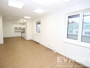 Pronájem kanceláře, Plzeň, Klatovská třída, 82 m2