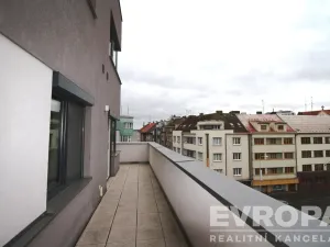Pronájem kanceláře, Plzeň, Klatovská třída, 82 m2