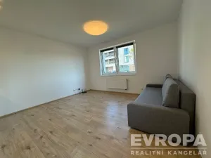 Prodej bytu 1+kk, Plzeň - Újezd, Safírová, 30 m2