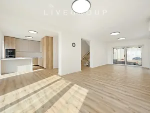 Prodej rodinného domu, Němčičky, 183 m2
