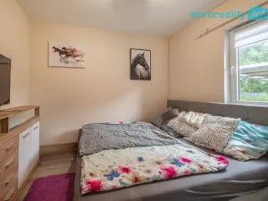 Prodej bytu 2+kk, Tachov, Na Třešňovce, 37 m2