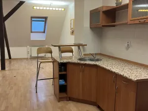 Pronájem kanceláře, Plzeň - Východní Předměstí, Houškova, 136 m2