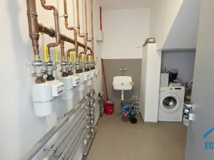 Pronájem kanceláře, Herink, U Kovárny, 92 m2