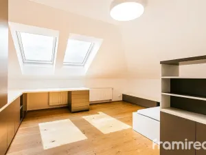 Prodej rodinného domu, Ohrobec, Krátká, 298 m2