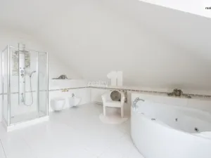 Prodej rodinného domu, Praha - Lhotka, Vzdušná, 420 m2