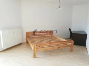Pronájem bytu 1+kk, Praha, Mattioliho, 37 m2