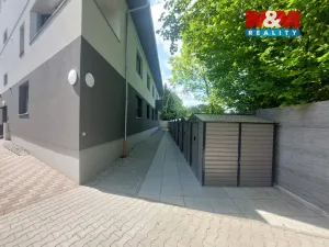 Prodej atypického bytu, Břežany II, 85 m2