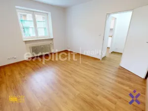 Pronájem bytu 1+1, Vsetín, Na Hrázi, 31 m2