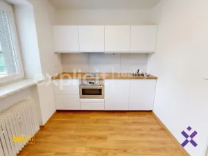 Pronájem bytu 1+1, Vsetín, Na Hrázi, 31 m2