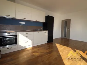 Pronájem bytu 2+kk, Hradec Králové - Třebeš, Pod Svahem, 62 m2