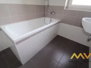 Pronájem bytu 2+kk, Hradec Králové - Třebeš, Pod Svahem, 62 m2