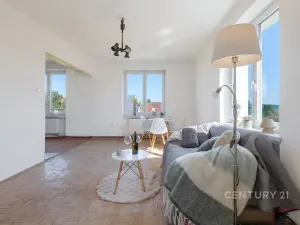 Prodej bytu 2+kk, Petrohrad, 62 m2
