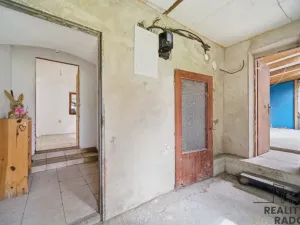 Prodej komerční nemovitosti, Holetín, 400 m2