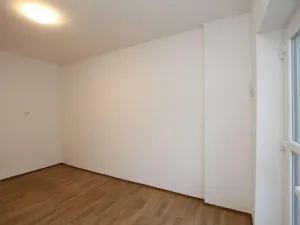 Pronájem bytu 1+kk, Pardubice - Rosice, generála Svobody, 21 m2