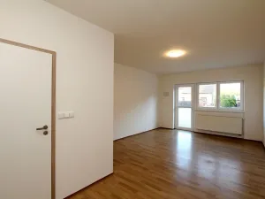 Pronájem bytu 1+kk, Pardubice - Rosice, generála Svobody, 29 m2