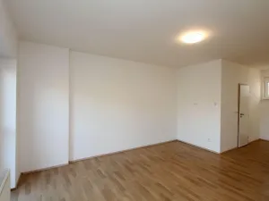 Pronájem bytu 1+kk, Pardubice - Rosice, generála Svobody, 29 m2
