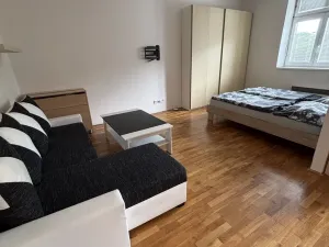 Pronájem bytu 1+kk, Praha - Nusle, Jaurisova, 35 m2