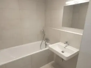 Pronájem bytu 2+kk, Praha - Vysočany, Pod Krocínkou, 60 m2