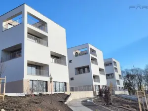Pronájem bytu 2+kk, Praha - Vysočany, Pod Krocínkou, 60 m2