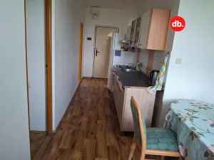 Pronájem bytu 2+1, Karlovy Vary, Krymská, 51 m2