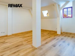 Pronájem bytu 2+1, Česká Lípa, Škroupovo náměstí, 75 m2
