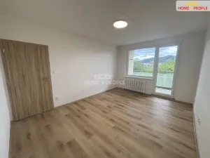 Pronájem bytu 3+1, Karlovy Vary - Bohatice, Ostrovská, 64 m2