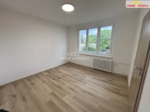 Pronájem bytu 3+1, Karlovy Vary - Bohatice, Ostrovská, 64 m2
