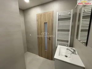 Pronájem bytu 3+1, Karlovy Vary - Bohatice, Ostrovská, 64 m2
